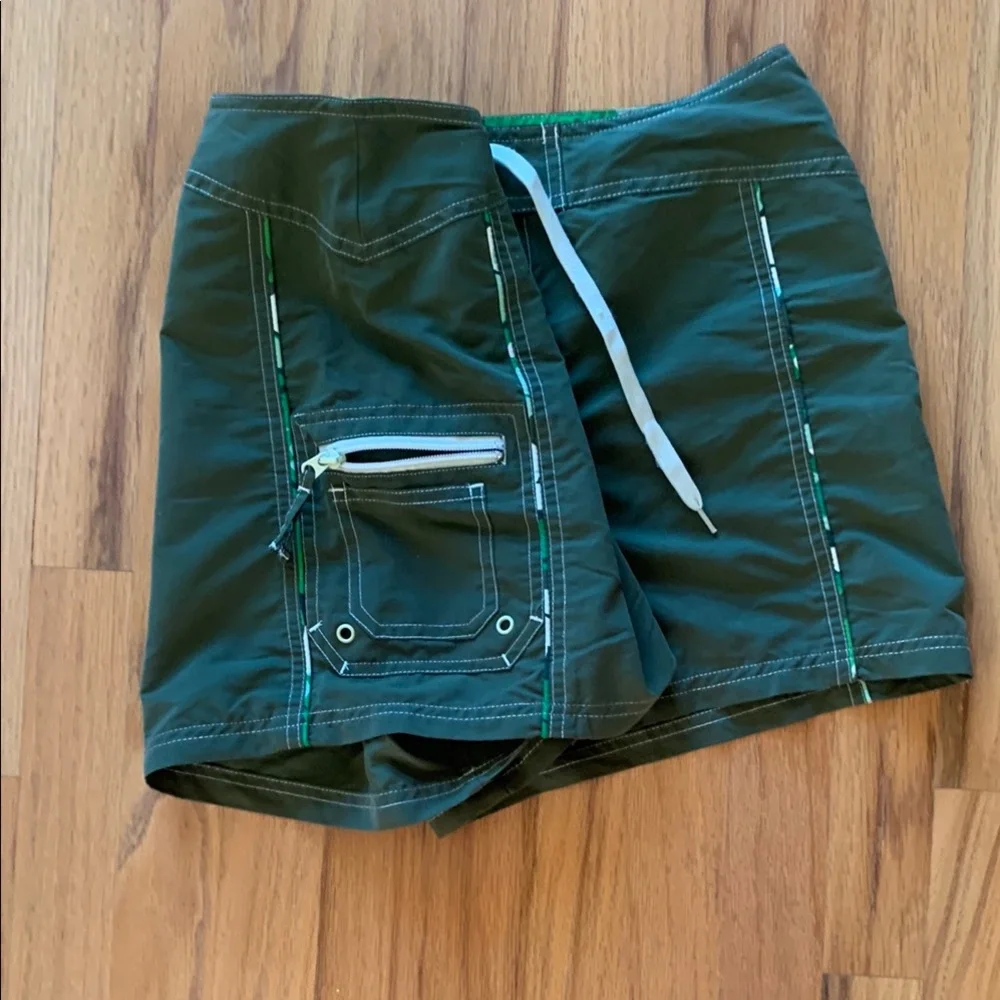 Green Women's board Shorts Oxide brand - Picture 2 of 8